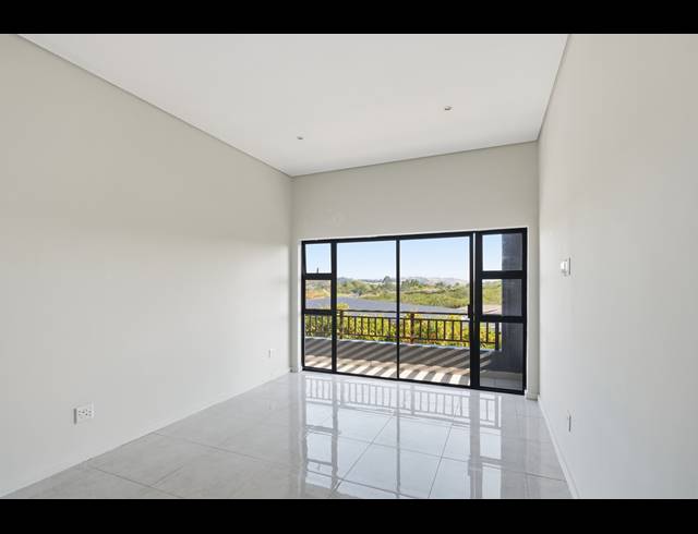 4 BEDROOM HOUSE FOR SALE IN PALM LAKES ESTATE
